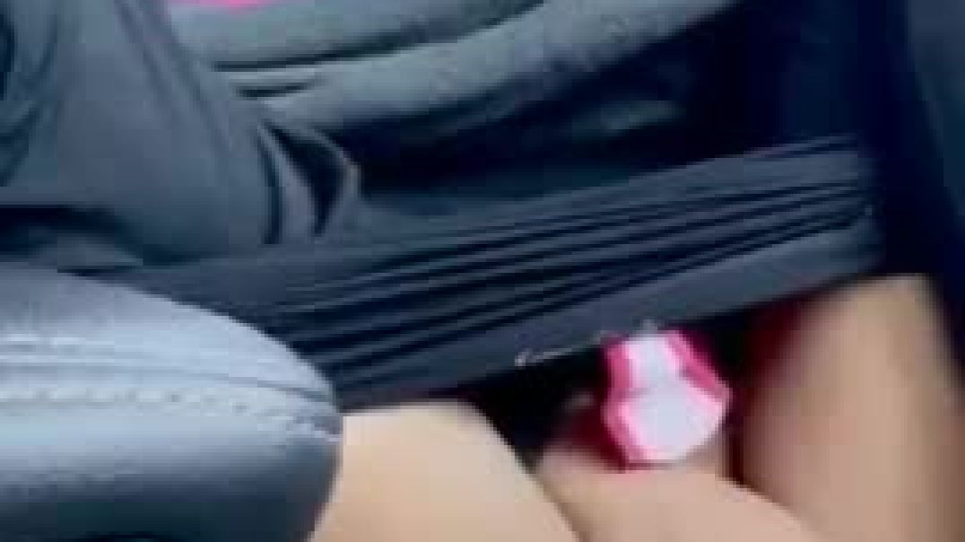 ⁣Finger fucking herself in the car