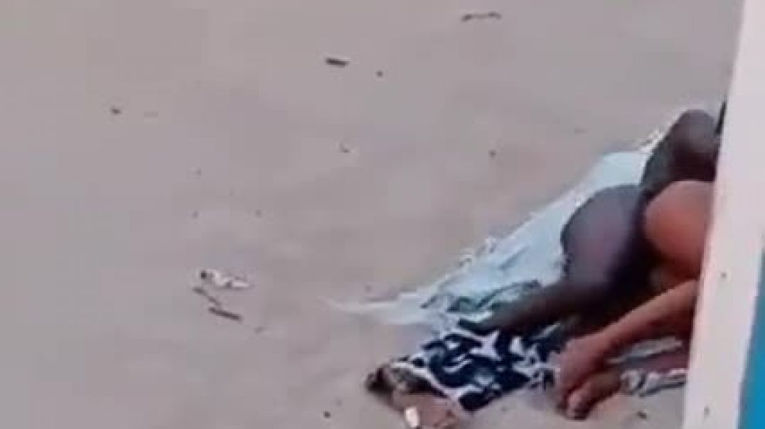 ⁣Caught at the beach fucking