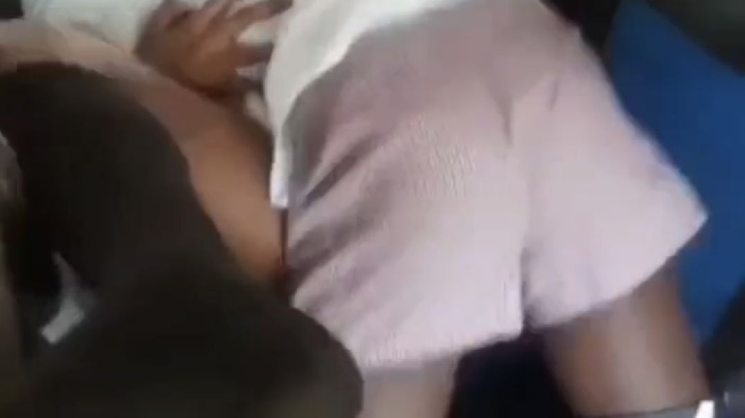 Students sex in Taxi from school