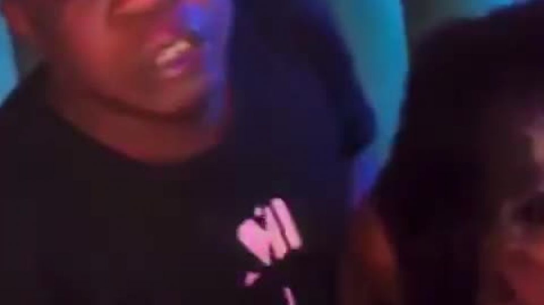 ⁣skomota tlof tlof video with an unknown woman in a club