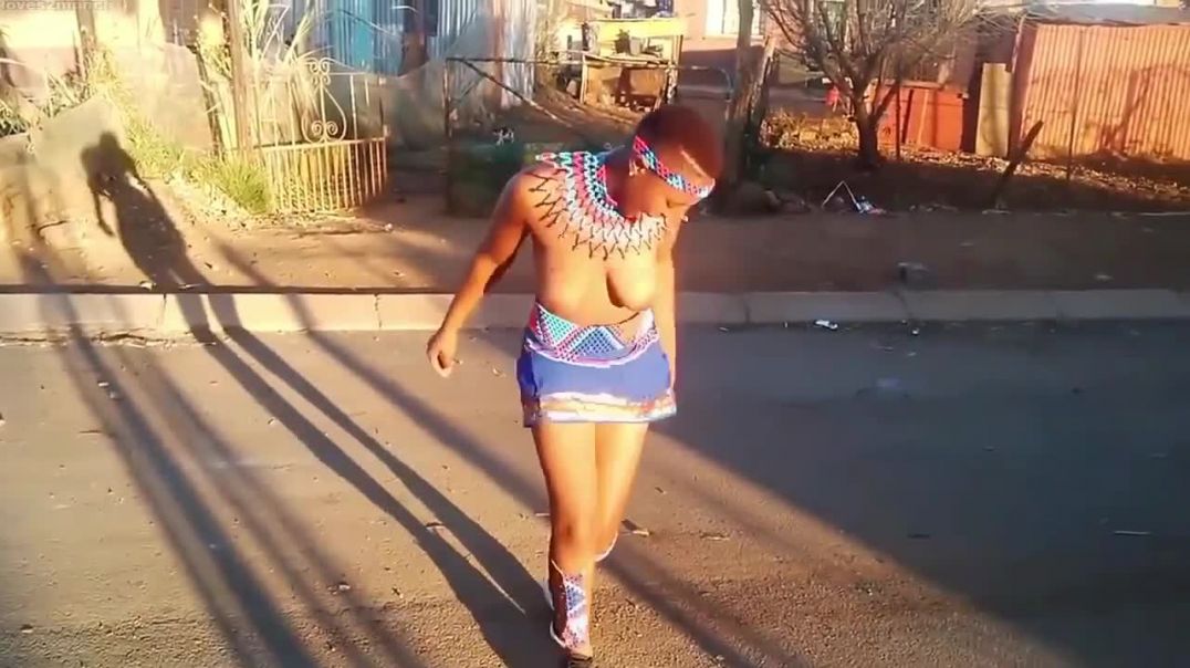 ⁣Zulu Virgin Maiden's Itshitshi Dance Practice Outside at Home