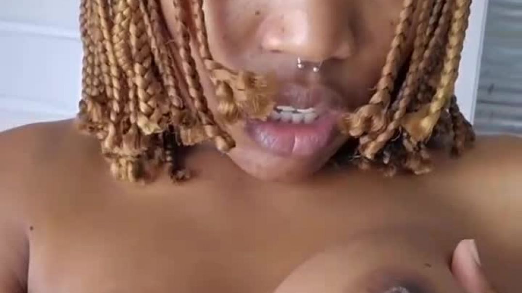 ⁣Horny Qwin