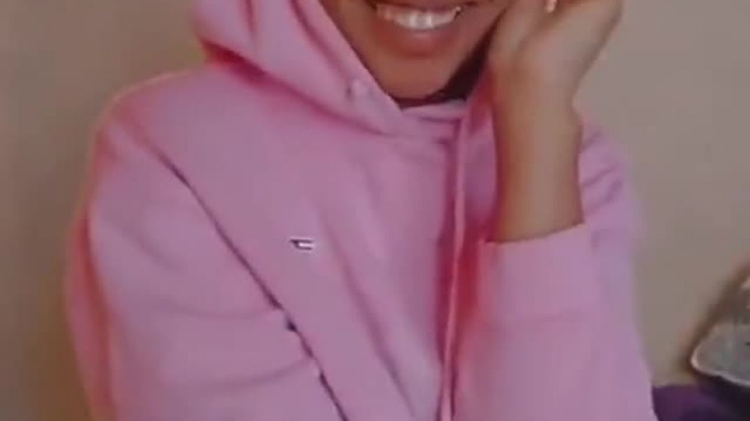 ⁣Big ass in pink