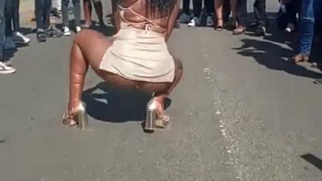 ⁣Bacardi-twerk