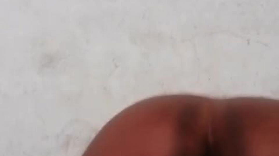 ⁣Big ass strip and twerk p3
