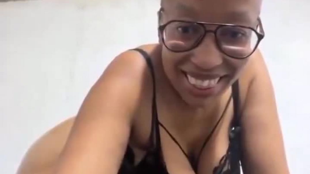 ⁣Big oiled nyash