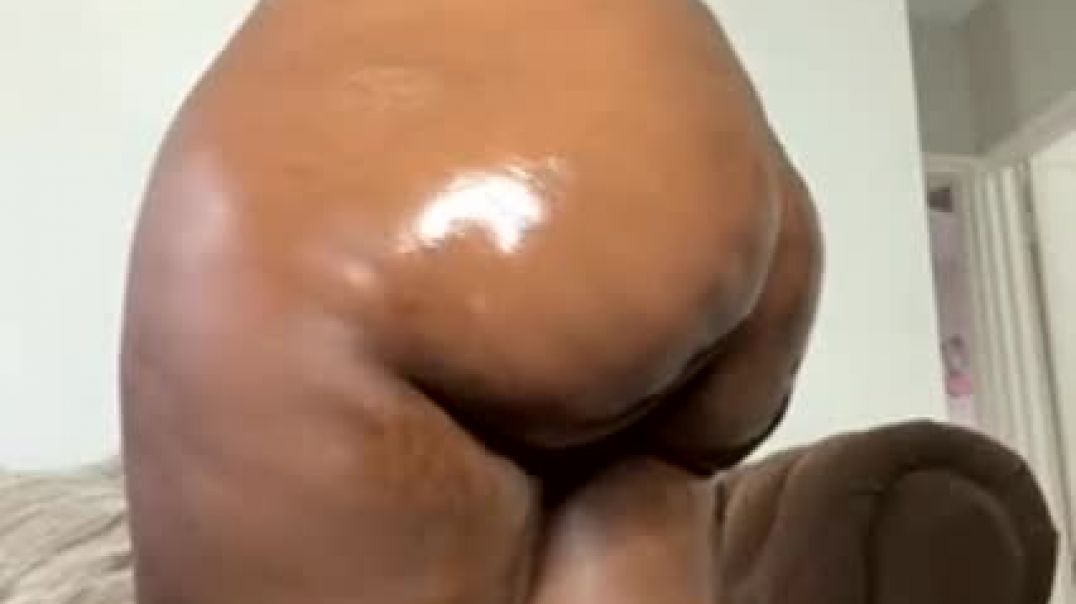 ⁣Big butt