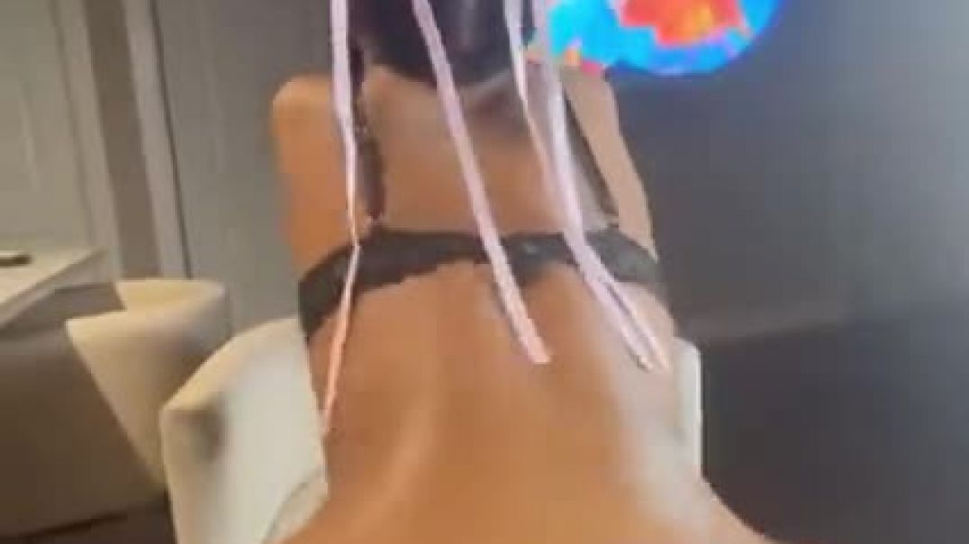 ⁣Nice nyash pretty  lady ontop