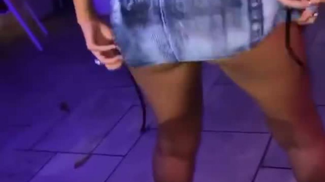 ⁣Twerking-in-the-club