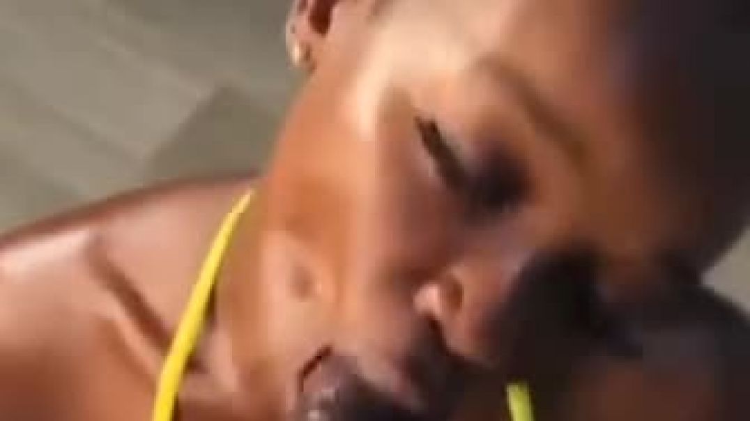⁣Deep throat