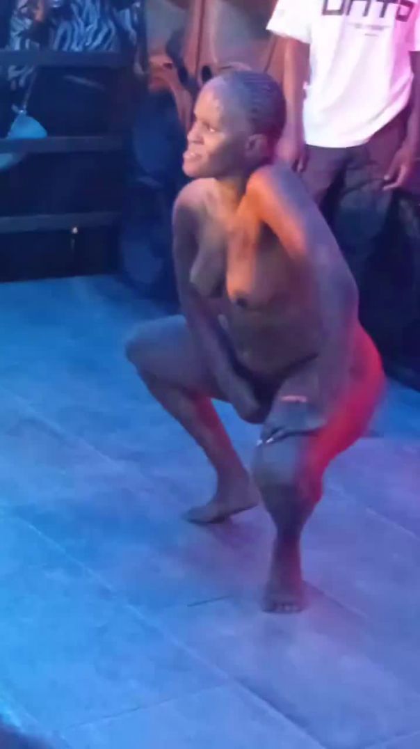 Mazingelele-fully-naked