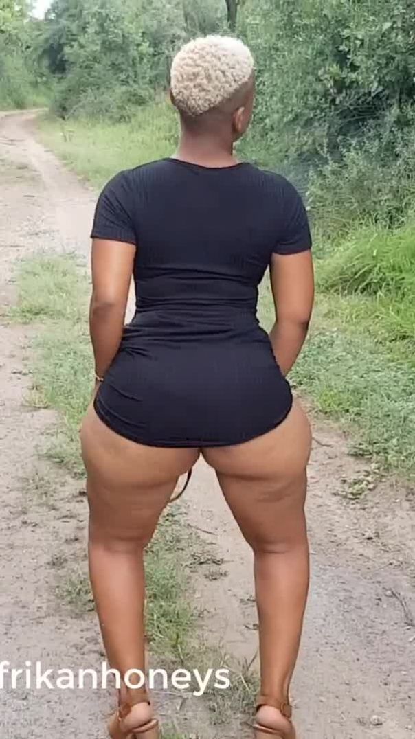 Mzansi Whore Twerks in the woods