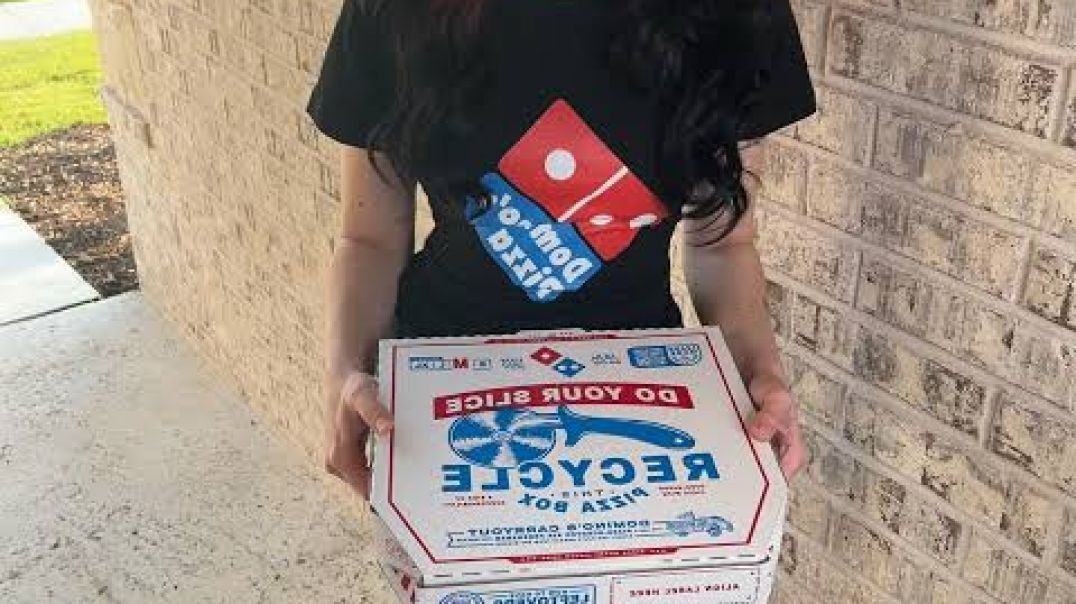 ⁣Delivery girl got doggy style as tip by me