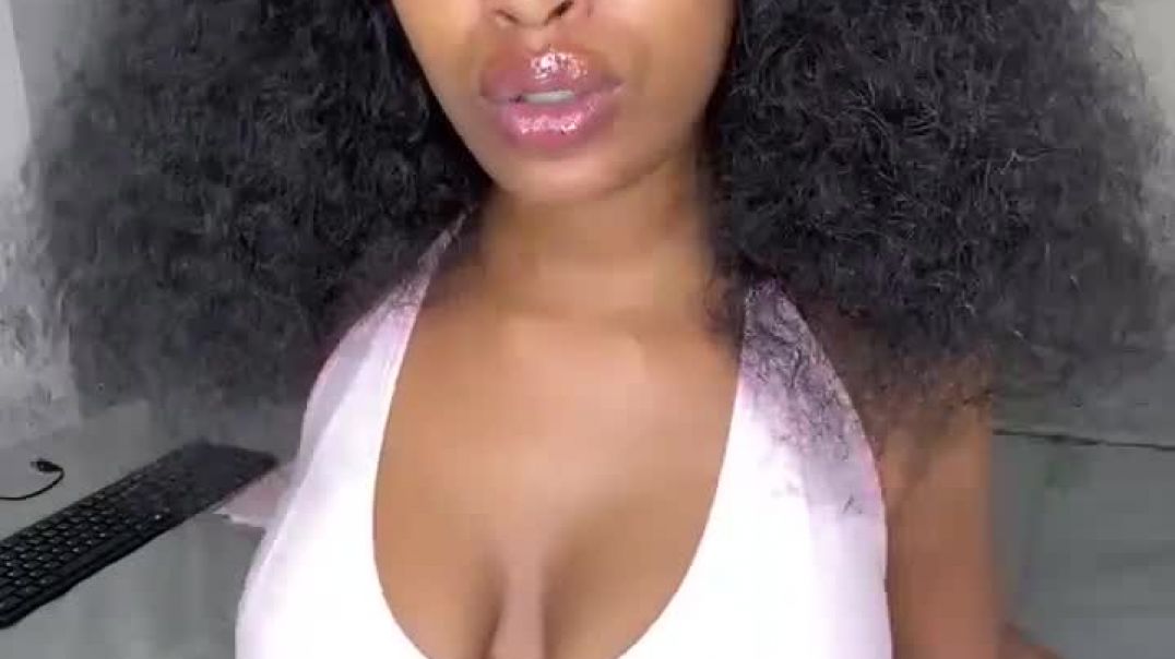 ⁣Sugababiie's pussy is fresh