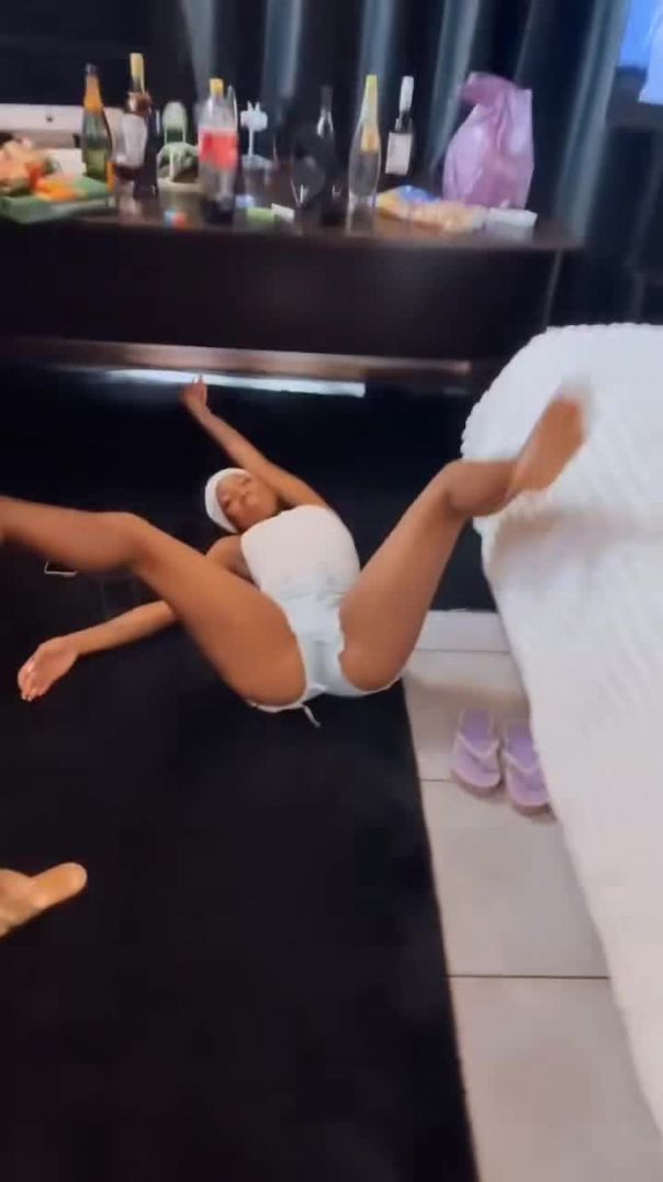 Nigerian man Exposes  mzansi gals hustle