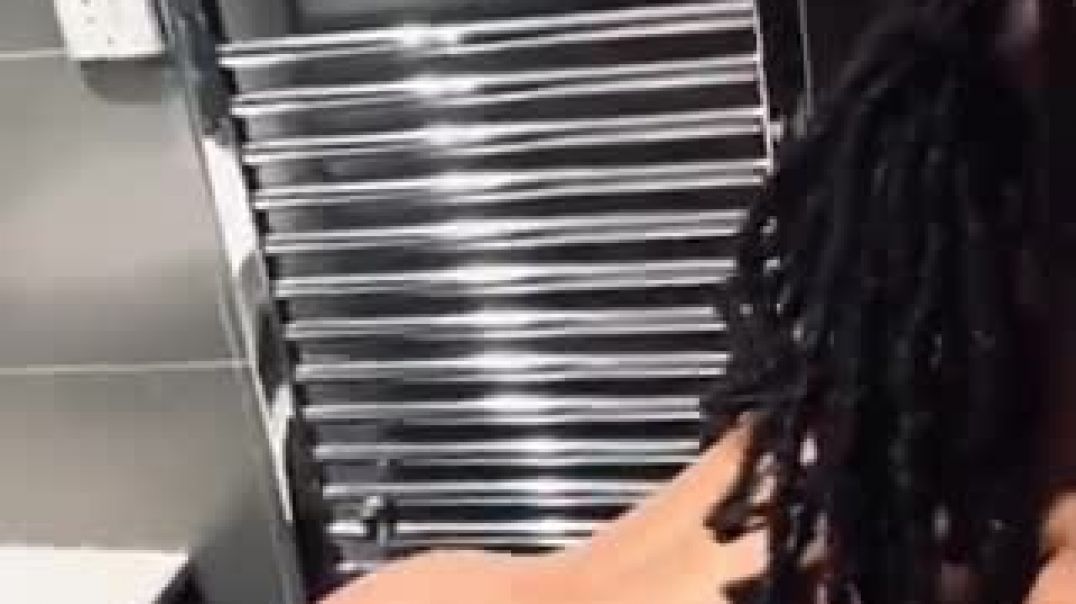 ⁣In the bathroom 🚻