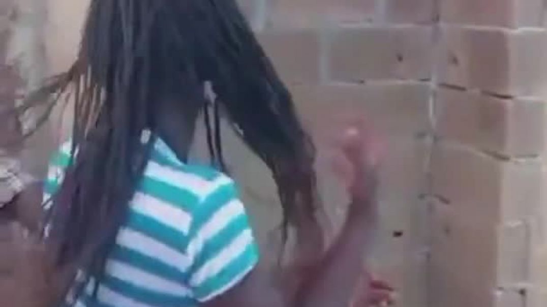 cousins fucking in their home 🏡