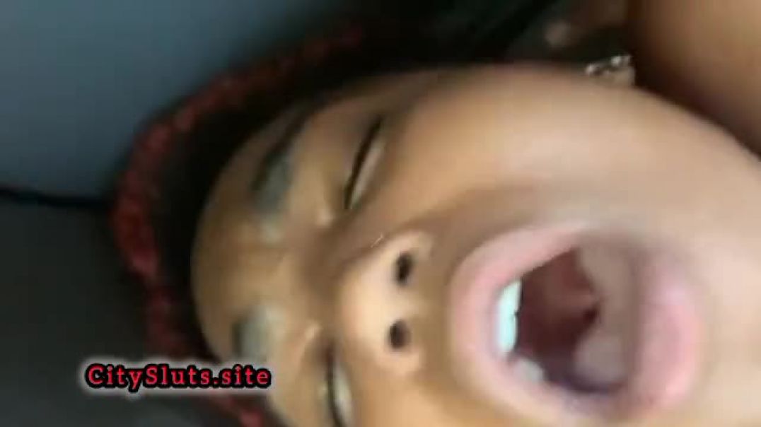 ⁣High school teen fucked in a car part 1