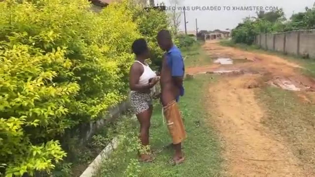 ⁣Fucking  outside next to jojo tank