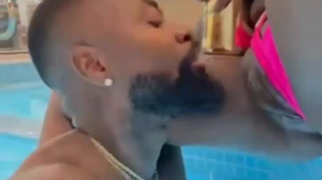 ⁣Eating  pussy by the pool