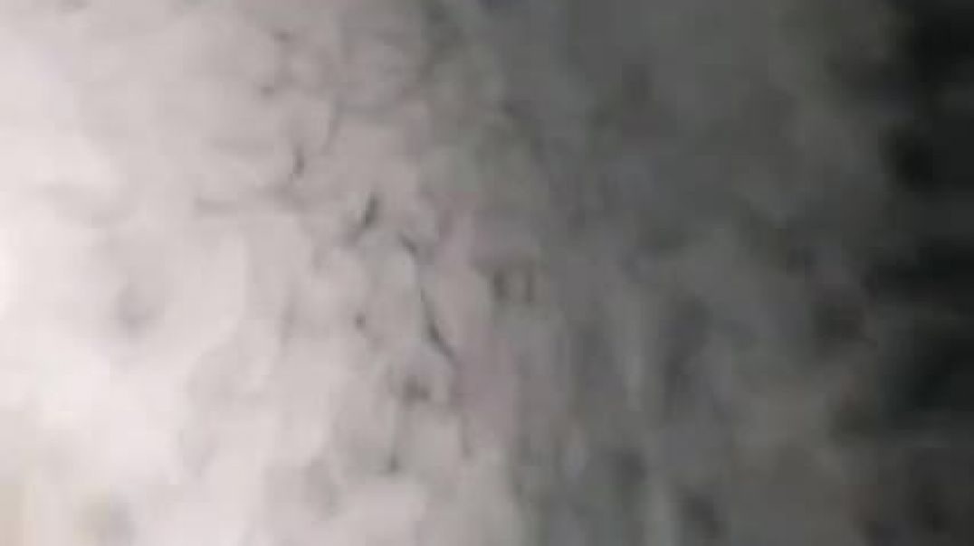 ⁣First time anal she jumped off