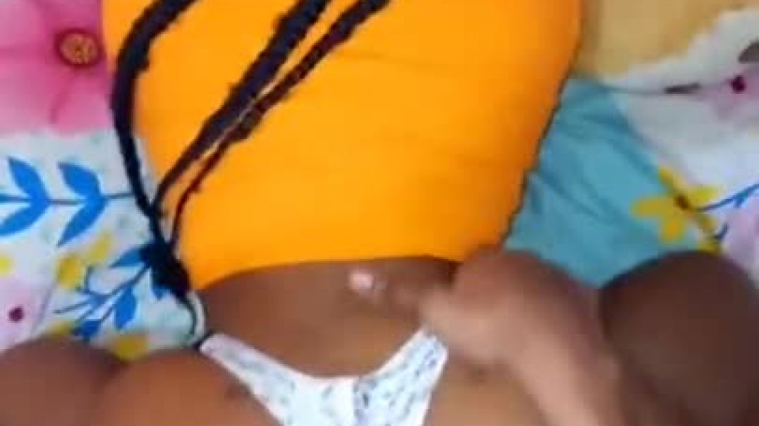 ⁣Twerking that dick inside