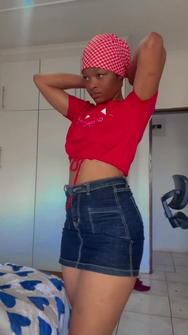 Queen Nadia new once in the bedroom