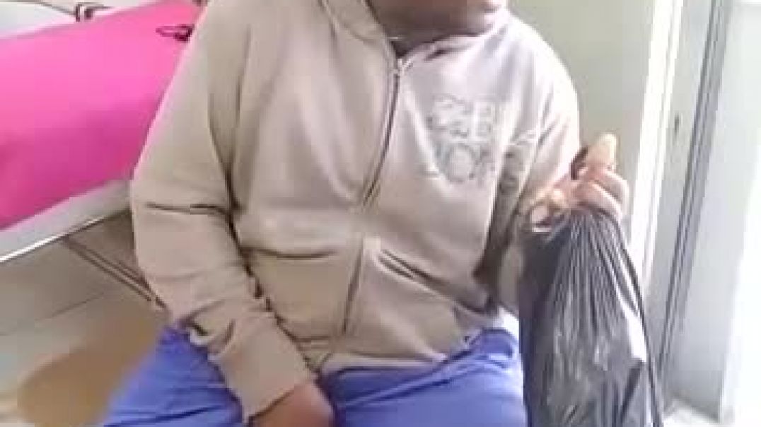 ⁣Prostitutes making him Skomor for R20