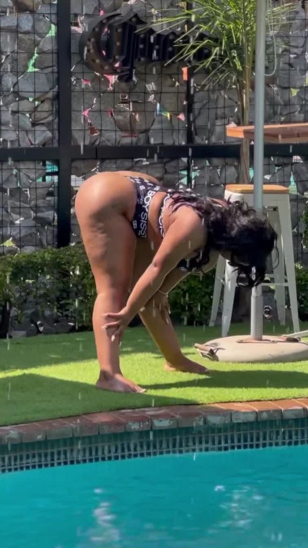 Cyan-Boujee-twerks