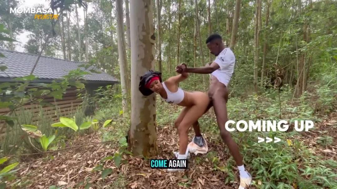 ⁣Blondie and Mombasa yoga